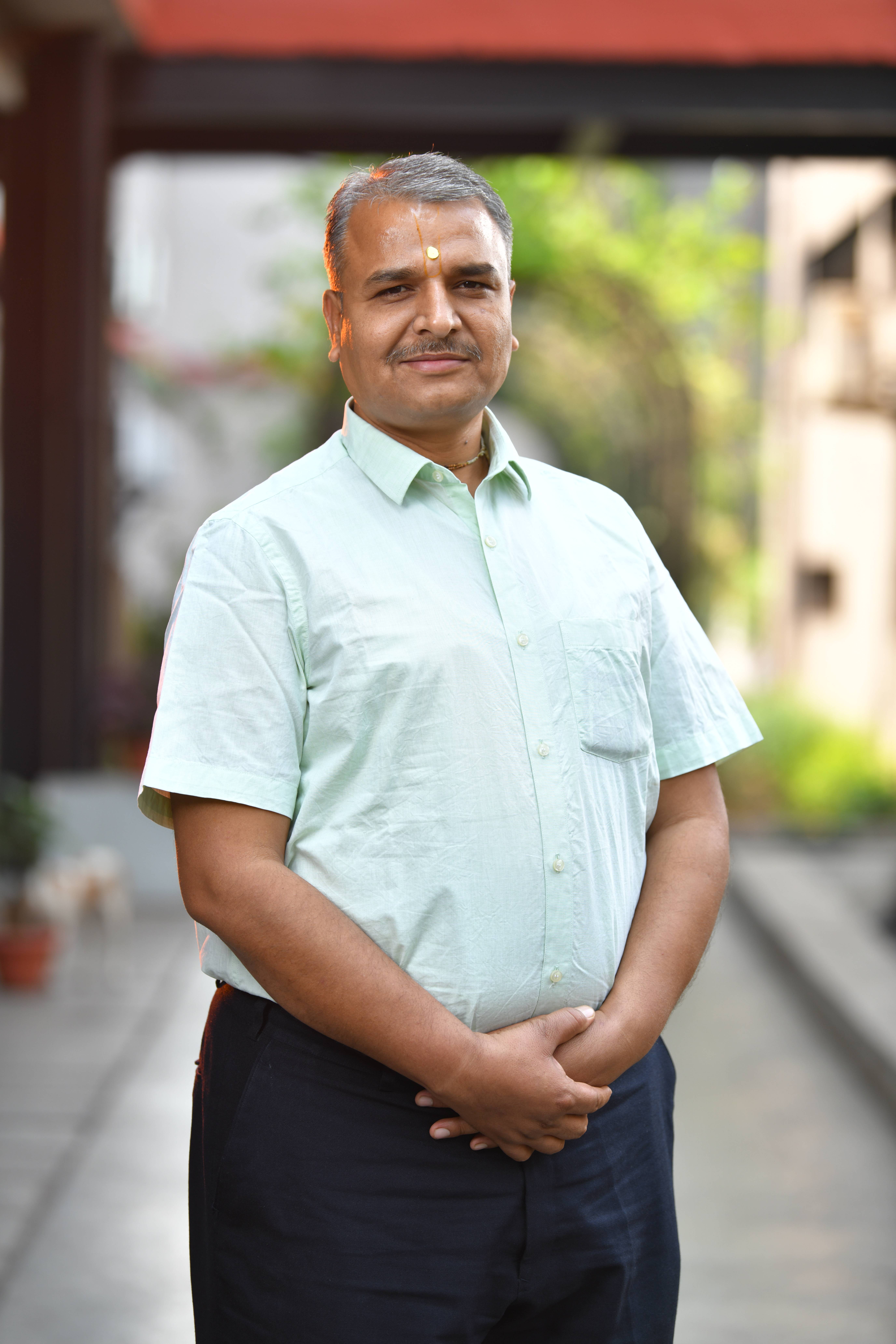 Dr. R N Shukla